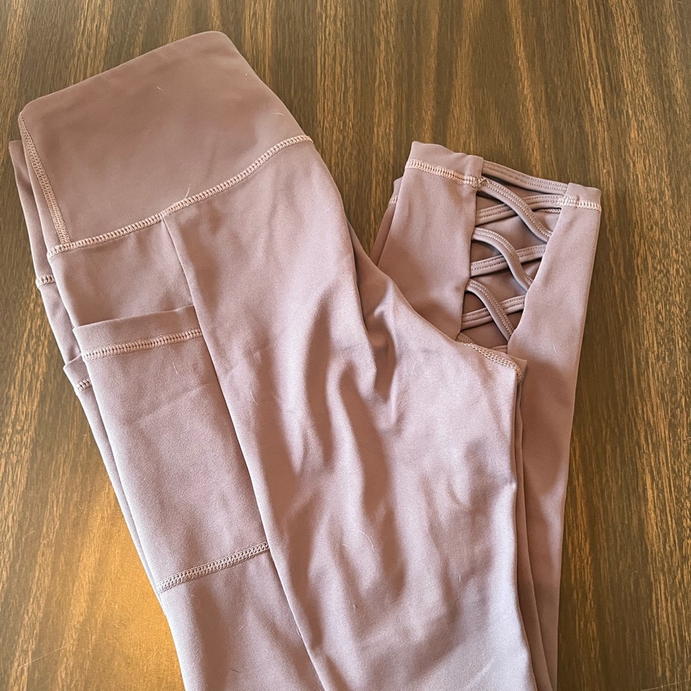 Senita Athletics Lilac Criss - Cross 7/8 Capris - small